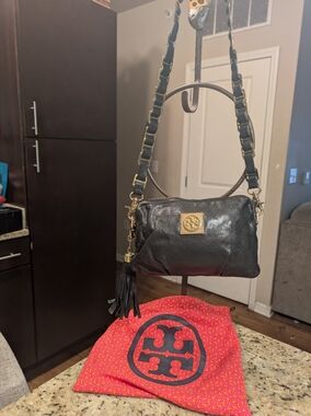 Tory Burch Black Leather Gold Hardware Crossbody With Dustbag Dena